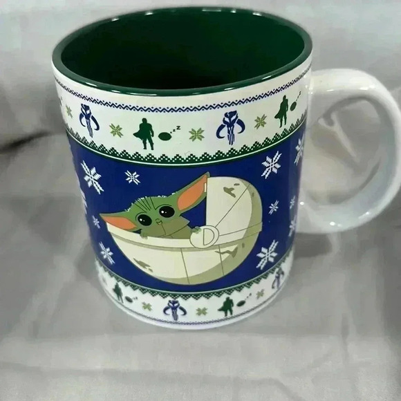 Star Wars Mandalorian The Child Grogu Christmas Mug 20 oz - Picture 1 of 6